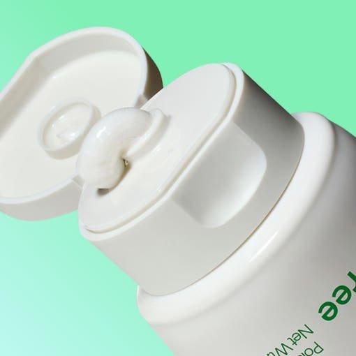 innisfree Green Tea Amino Hydrating Cleansing Foam 250g.