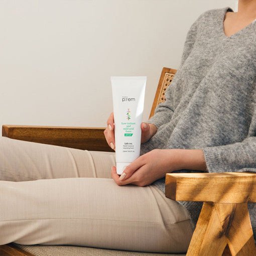 make p:rem Safe Me. Relief Moisture Cleasing Foam 250ml - Radiance Revolution