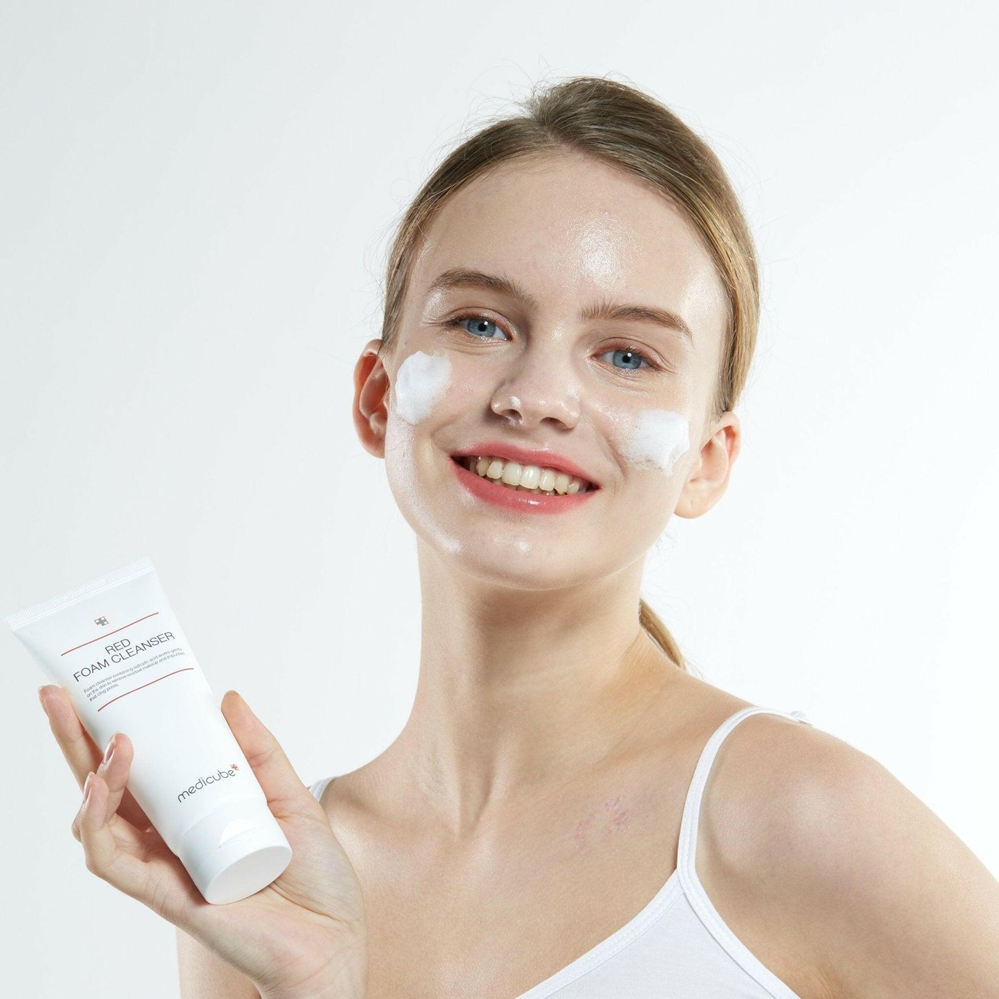 medicube Red Foam Cleanser 120ml - Radiance Revolution - Default Title - Cleansing Foam - medicube