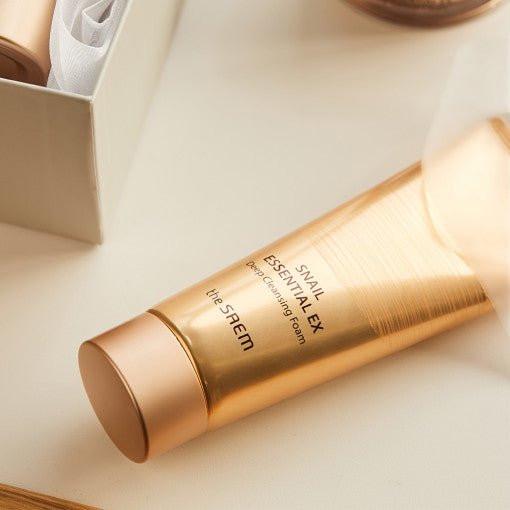 The SAEM Snail Essential Ex Deep Cleansing Foam 150g.