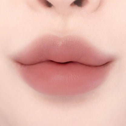 lilybyred Smiley Lip Blending Stick 0.8g.
