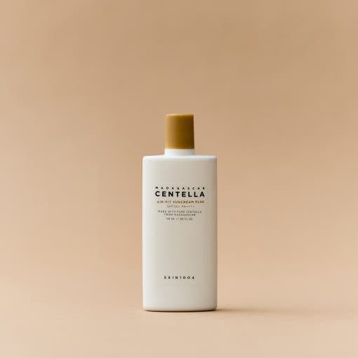 SKIN1004 MADAGASCAR CENTELLA Air - Fit Suncream Plus SPF50+ PA++++ 50ml - Radiance Revolution - SKIN1004 - Sun Cream